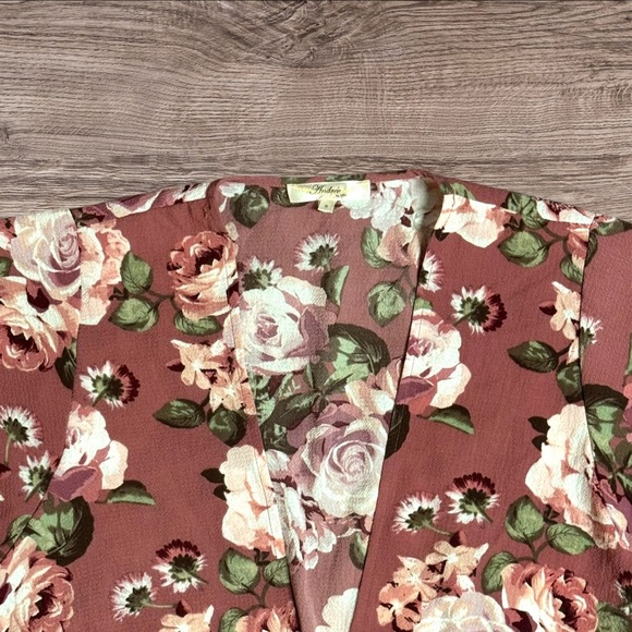 NWOT ANDREE BY UNIT Pink&White Floral Shirt Topper w/ Long Back and Tie Front Sm - Picture 3 of 4